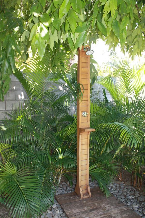 Jolie Case Creole, Lagon A Pied, Jardin 圣吉尔莱班 外观 照片