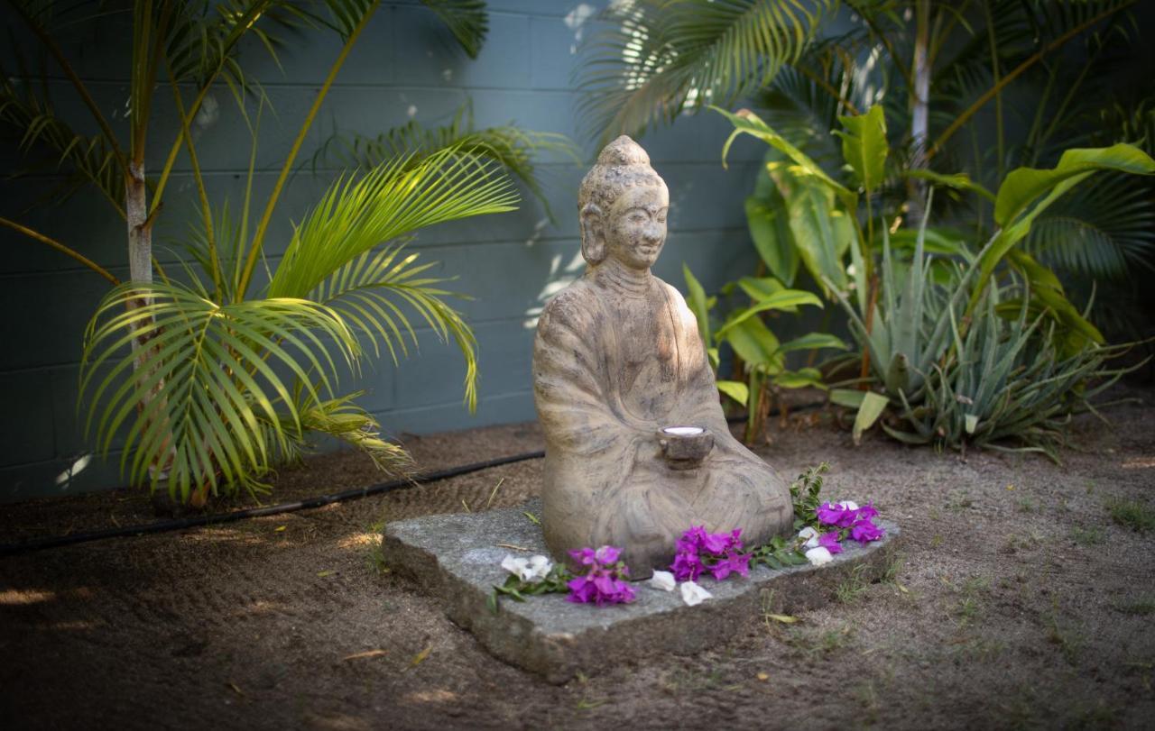 Jolie Case Creole, Lagon A Pied, Jardin 圣吉尔莱班 外观 照片